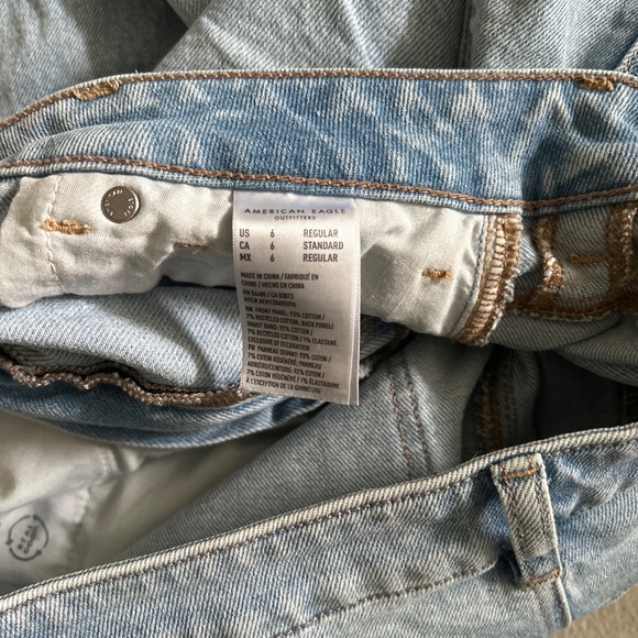 American Eagle mom jean - Picture 3 of 3
